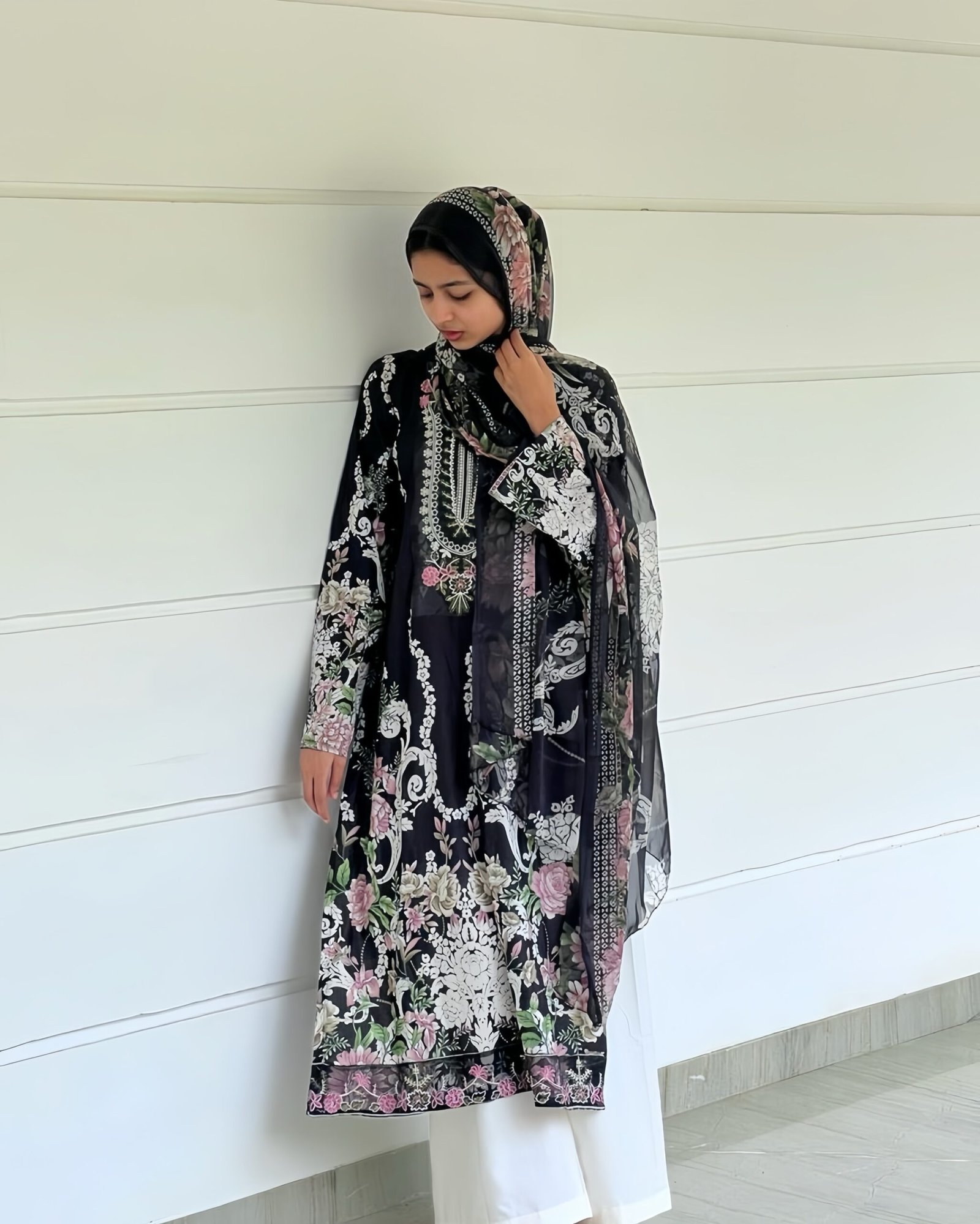 quality_restoration_20260509182322229-2 Black floral pak suit - Image 1
